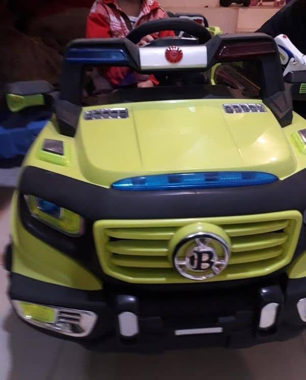 Kids electronic chargeable giant jeep 0