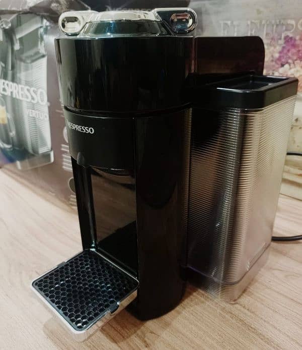 Nespresso Vertuo Coffee & Espresso Maker 2