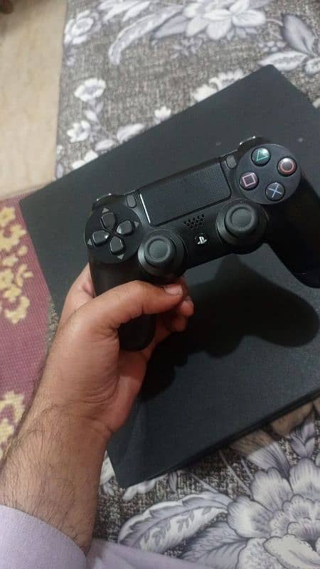 PlayStation 4pro 0