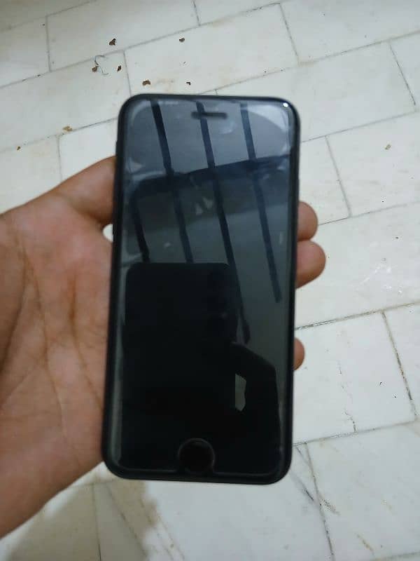 Iphone SE 2020 128gb PTA Approved 3