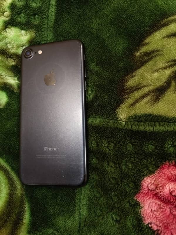 iphone 7 good condition 2