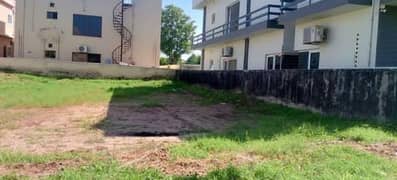 Main Buleward 1 kanal plain plot urgent sale