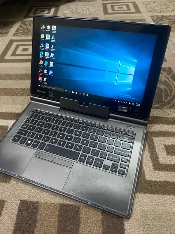 Toshiba Ultrabook Touch Laptop • Core i7 • 8gb ram 256gb ssd 1