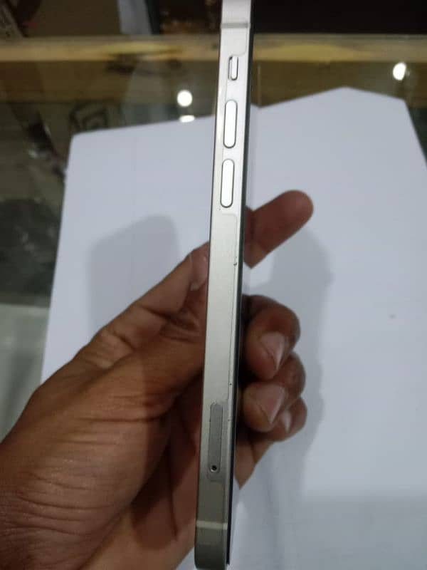 Iphone 12 water pak all ok face id ok 64 gB white colour non pta 4