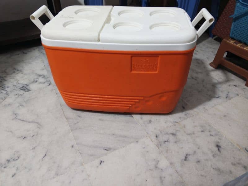 Ice box for sale urgent 0