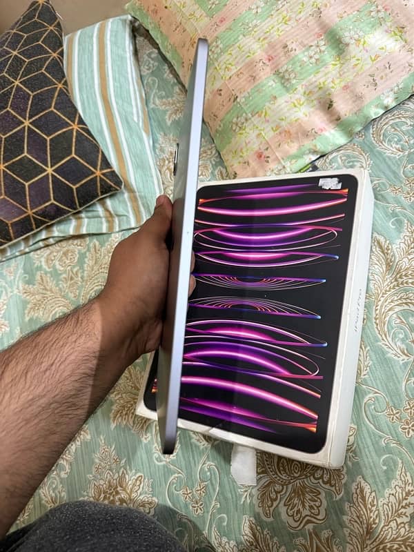 apple ipad pro m2(4th generation) 5