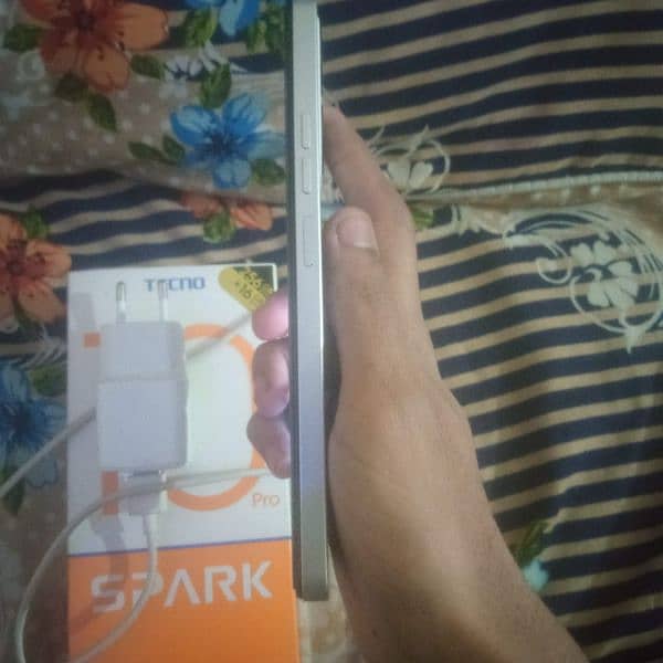 Tecno spark 10 pro 8+8/256 4