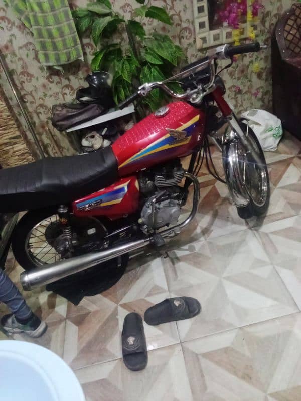 honda 125 2009 model lush condition engine was bht fit koi awaz nhi ha 4