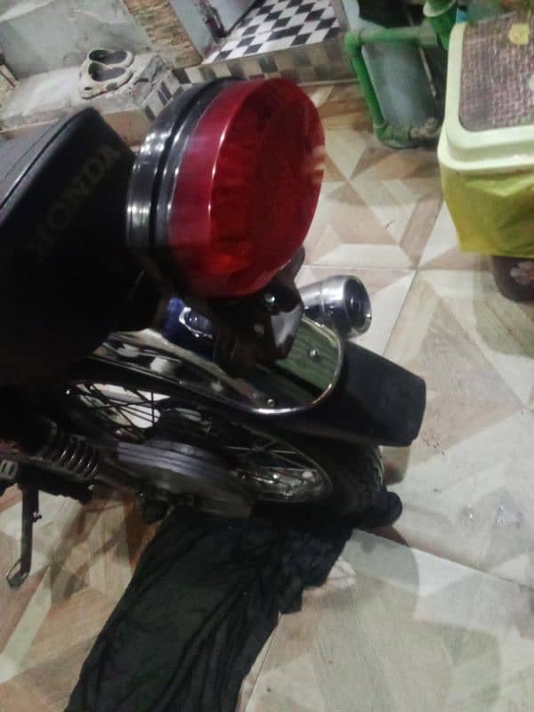 honda 125 2009 model lush condition engine was bht fit koi awaz nhi ha 13