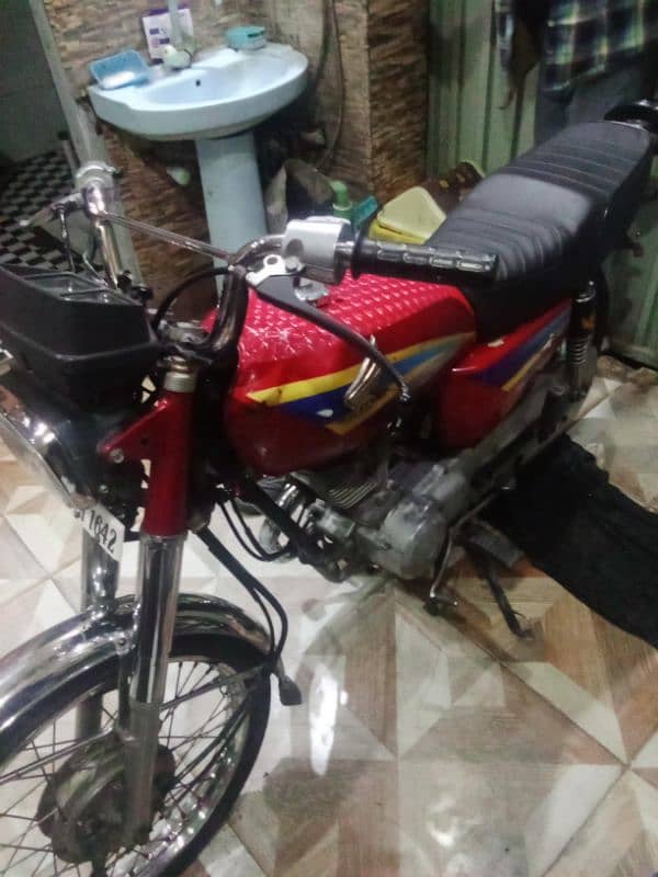 honda 125 2009 model lush condition engine was bht fit koi awaz nhi ha 18