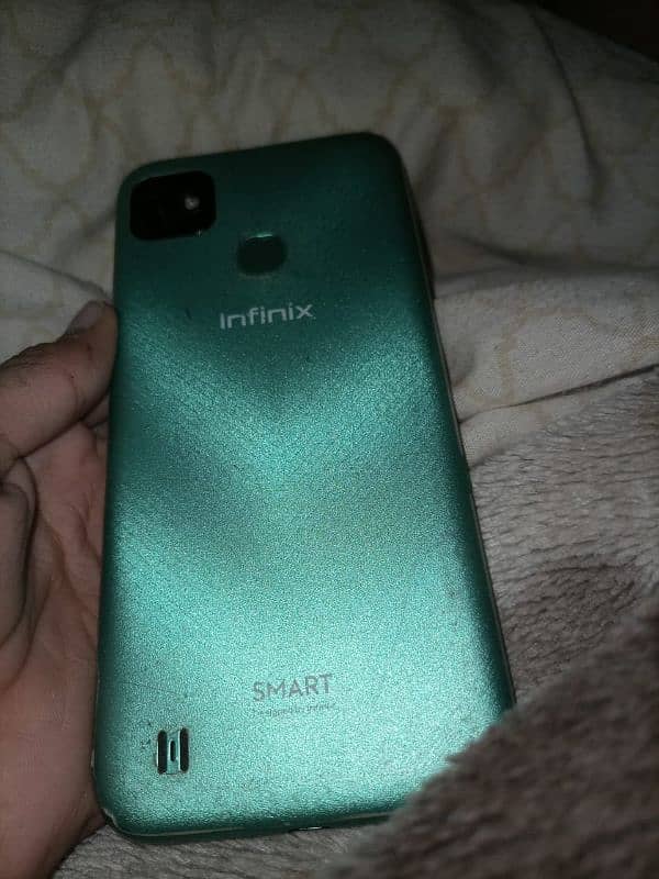 infinix smart hd good condition with box memory 2 32 15