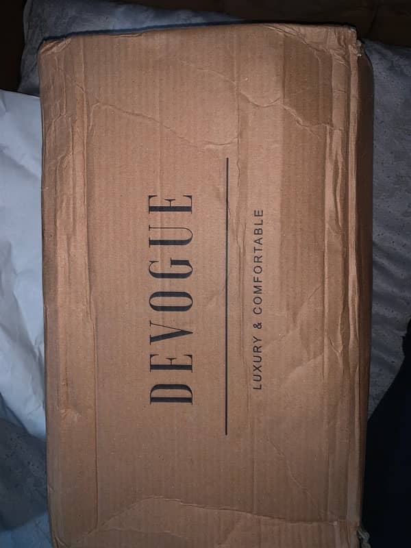 DEVOGUE chelsea shoes brand new 2