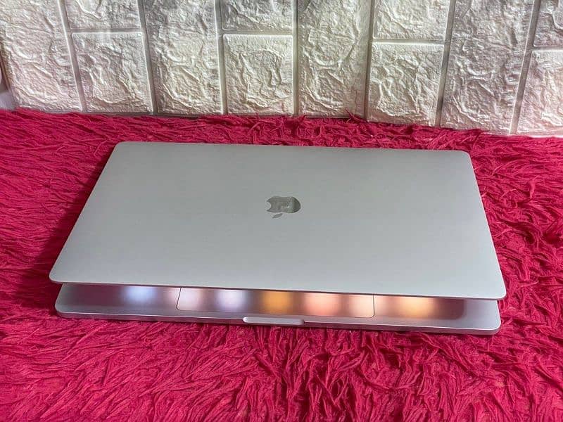 i9/32Gb/1Tb Macbook Pro 2018 15inch 6