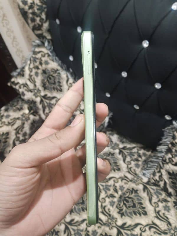 vivo Y 18. . . . . 6/128 0