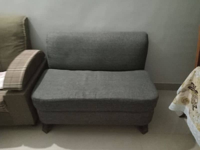 want to sale sofa set 0