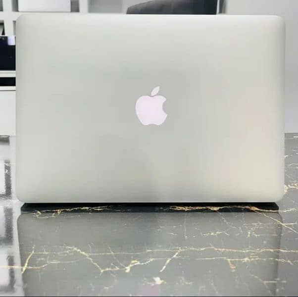 Apple Macbook Air 2017 Model | 8 GB Ram | 256 GB Storage | 8hr Battery 2