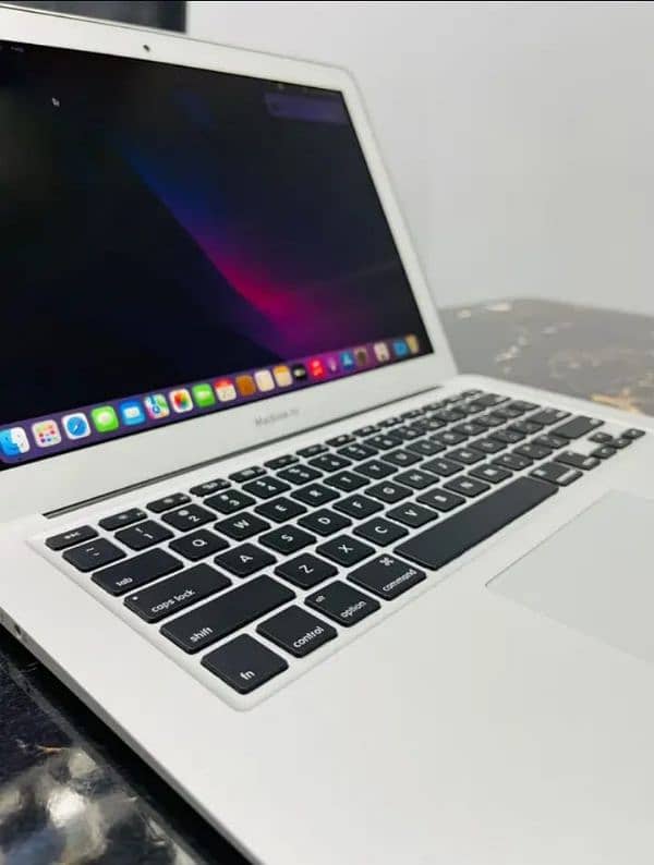 Apple Macbook Air 2017 Model | 8 GB Ram | 256 GB Storage | 8hr Battery 4