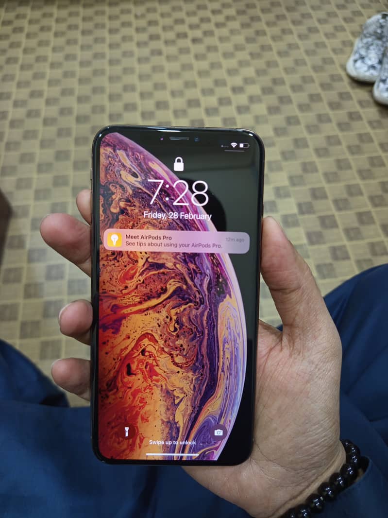 Apple iPhone XS Max 1