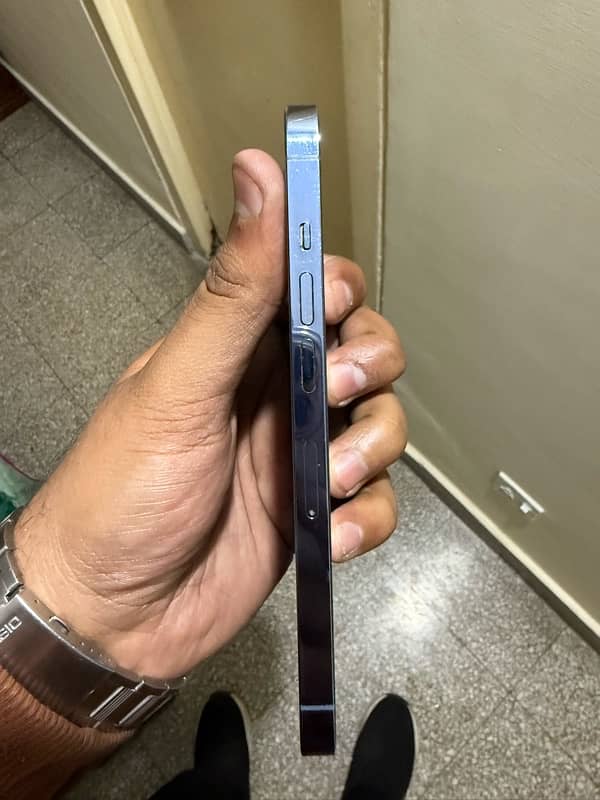 iphone 13 pro DUAL physical pta 256 gb 4