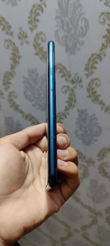 LG V 40 ThinQ Urgent Sale 2