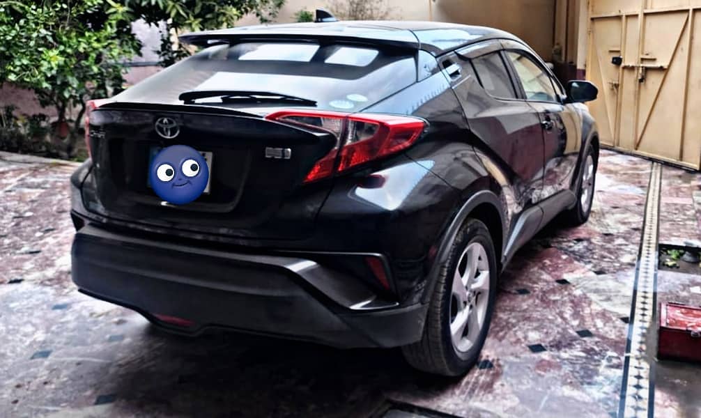 Toyota C-HR 2017-2023 islamabad registered 2