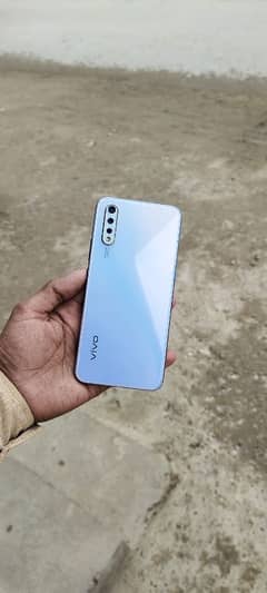 vivo S1