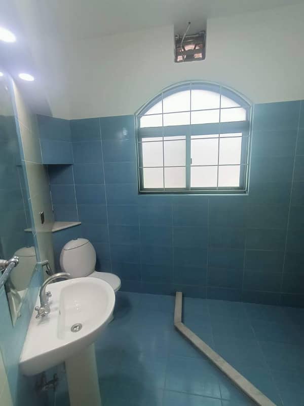 13 Marla Upper Portion For Rent In DHA Phase 6 Near Tim Hortons And KFC 9