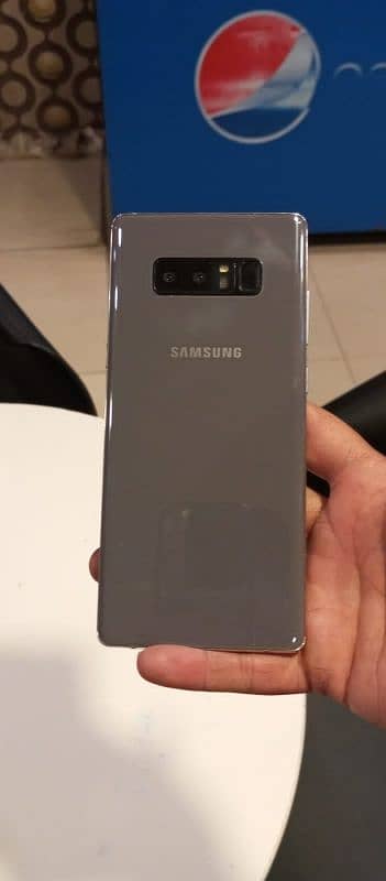 Samsung note 8 all ok minor se shad he or barik he or ek sim offichal 0