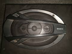 2 Sony speaker with take excellent sounds