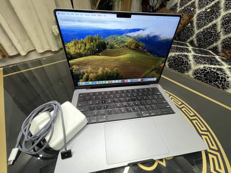 Apple Macbook Pro M1 2021,14''8Core CPU,14Core GPU,16GB Ram,512GB SSD 1