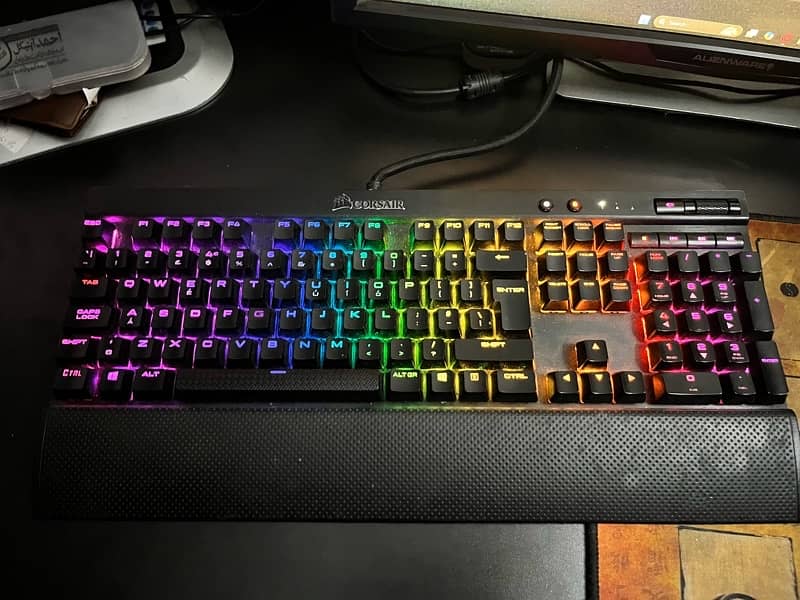 Corsair K70 RapidFire Mechanical RGB 0