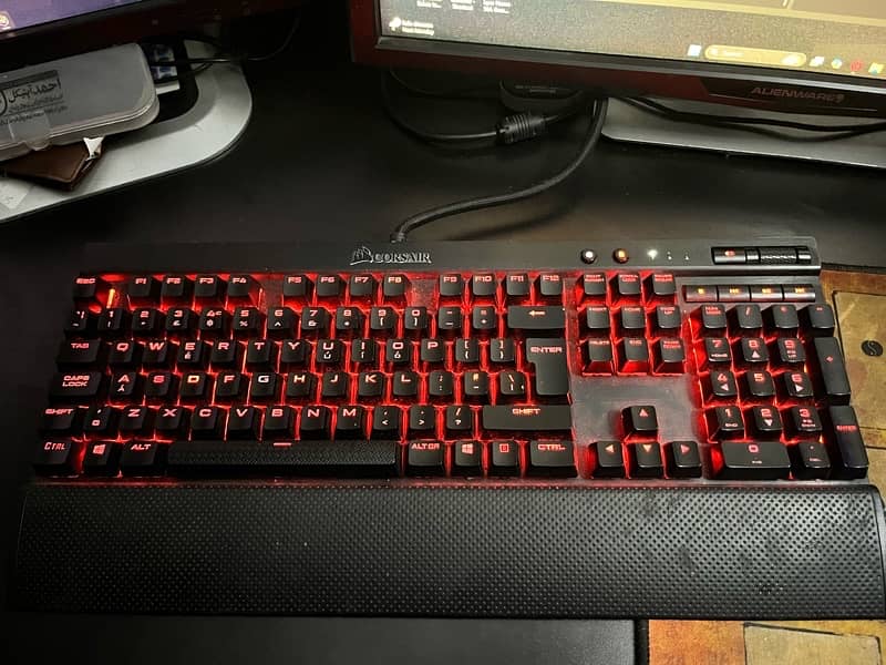 Corsair K70 RapidFire Mechanical RGB 1