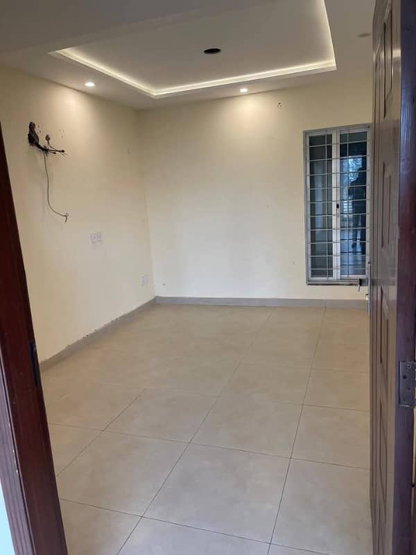 2 Bedroom Non Furnished Apartment Available For Rent In AA Block Bahria Town, Lahore 6