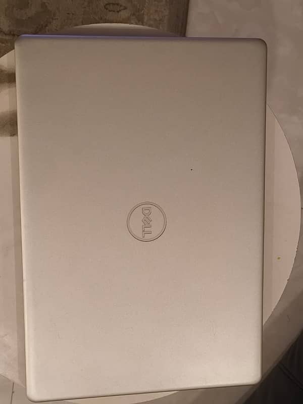 Dell Inspiron 3501 0