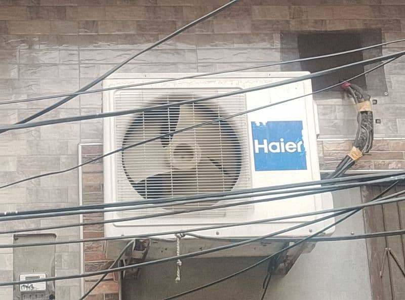 Haier ac. . . with pipe original gas 5 Year use 6