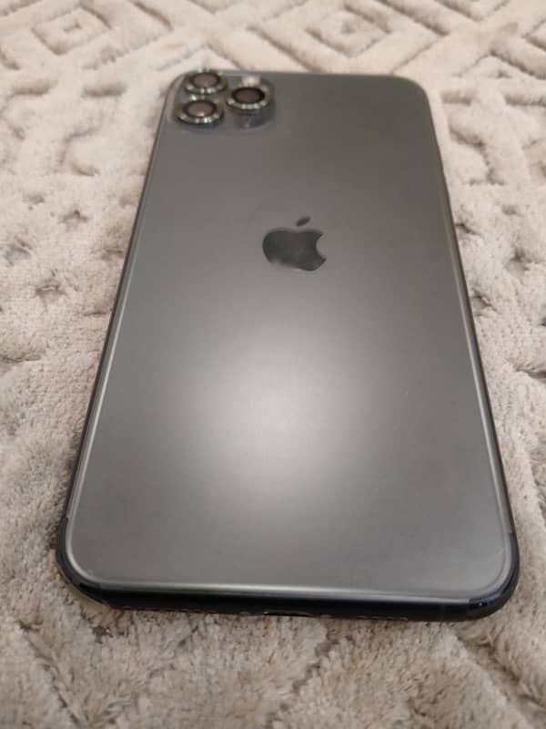 iPhone 11 pro max for sale in good condition 0