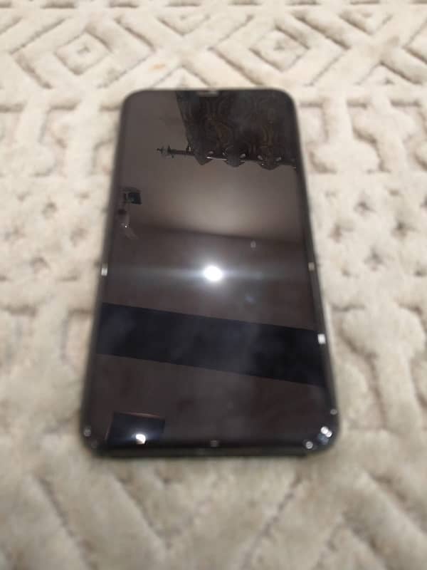 iPhone 11 pro max for sale in good condition 2