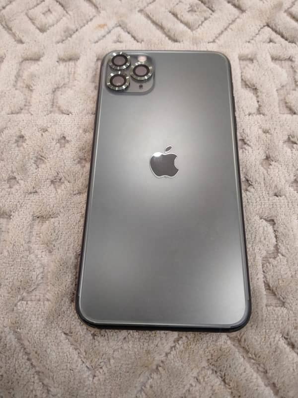 iPhone 11 pro max for sale in good condition 5