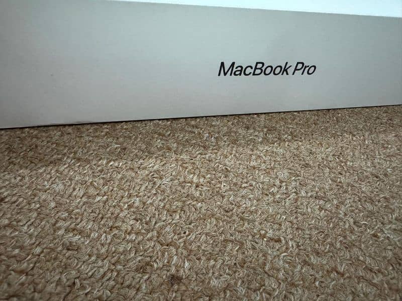 14 MacBook pro M4 24gb/512gb 0