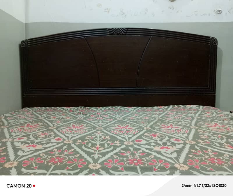 King Size Habit Bed Furniture Good Condition Without mattress 1