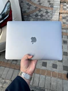 Mac book pro 2017 15 inch