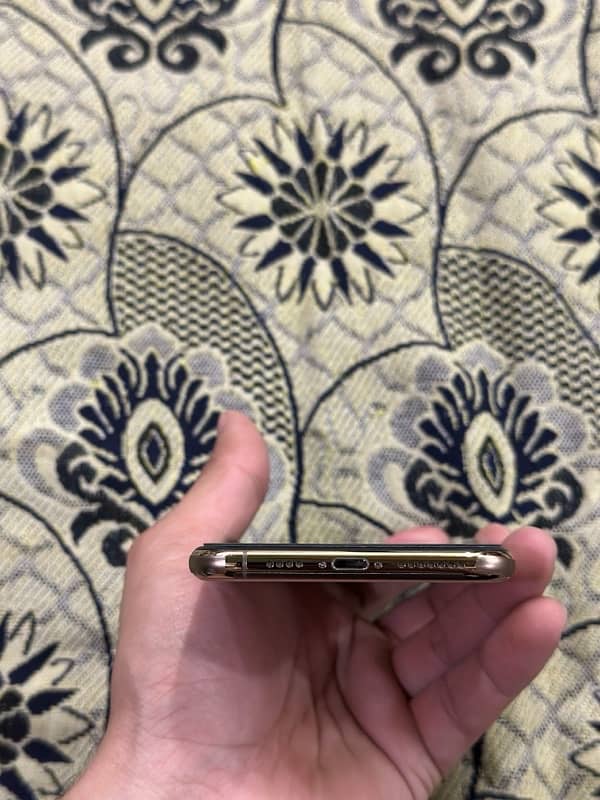 i phone 11 pro max 256gb JV Golden Colour 5