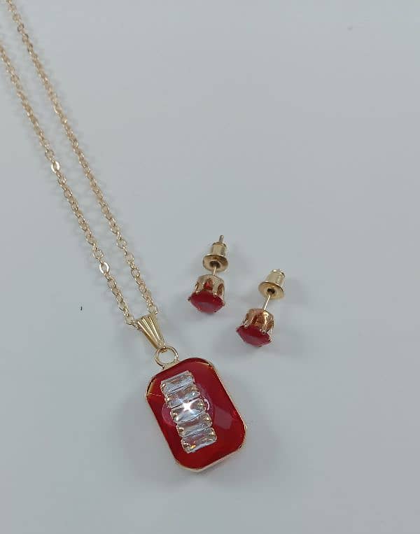 Beautiful 1 carat pendant set 2