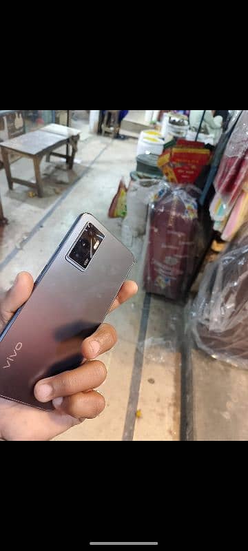 I am selling vivo v23e 4