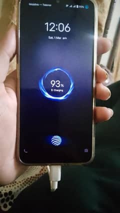 Vivo V 21E. 8 +4 128 with box