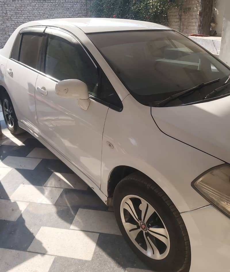 Nissan Tiida 2007 2