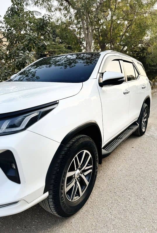 Toyota Fortuner V 2018TOYOTA FORTUNER 2018 14