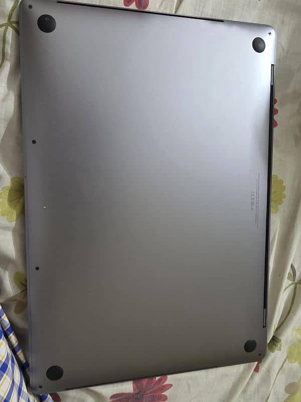 Apple MacBook pro 2019 16 inches 15