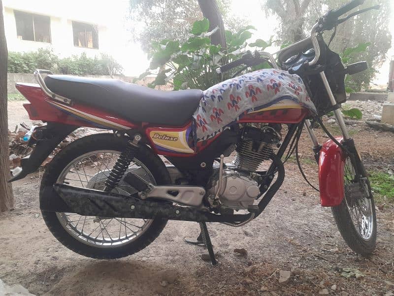 Honda Deluxe 2014 Brand new condition 10