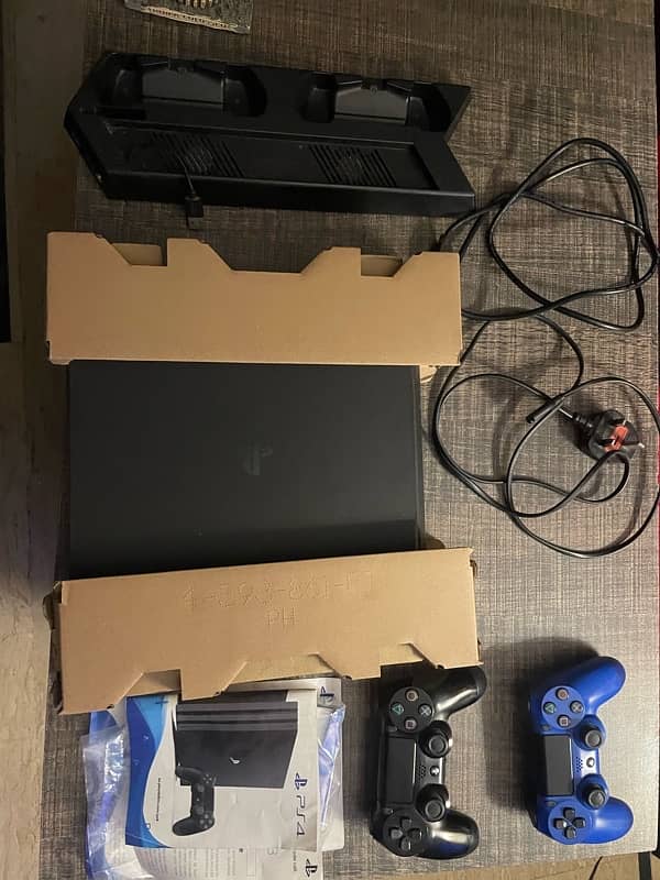 PS4 Slim 500 GB with 2 controllers 2